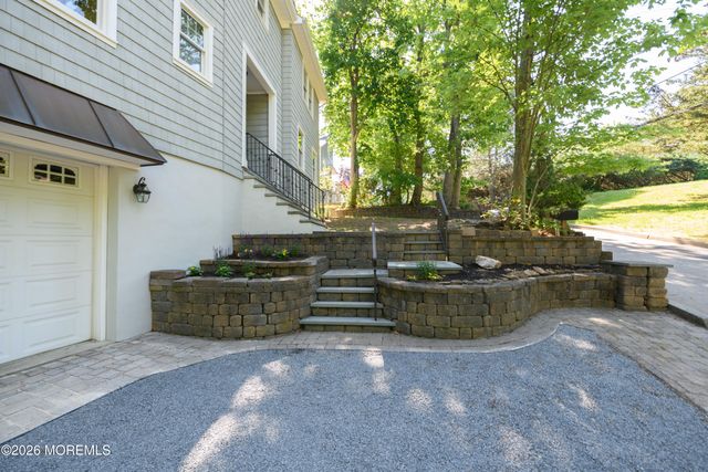 20 Mountain Street, Highlands, NJ 07732