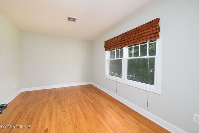 20 Mountain Street, Highlands, NJ 07732