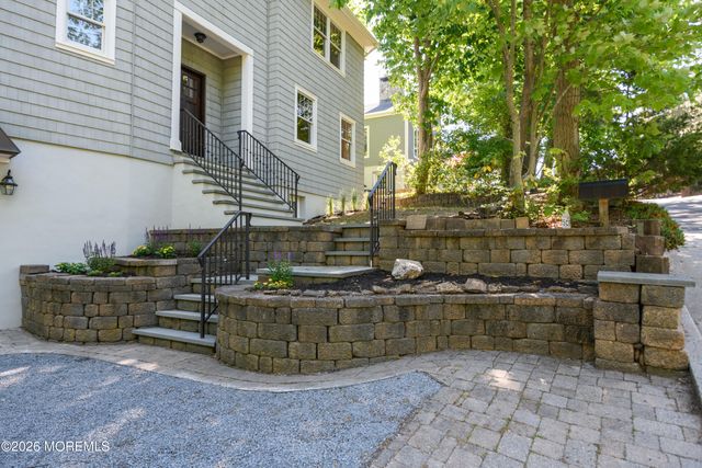 20 Mountain Street, Highlands, NJ 07732