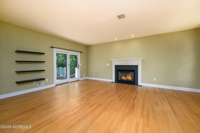 20 Mountain Street, Highlands, NJ 07732