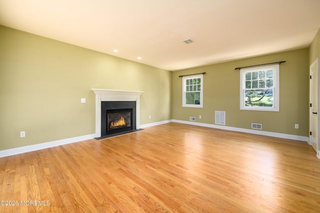 20 Mountain Street, Highlands, NJ 07732
