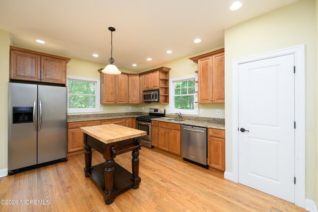 20 Mountain Street, Highlands, NJ 07732
