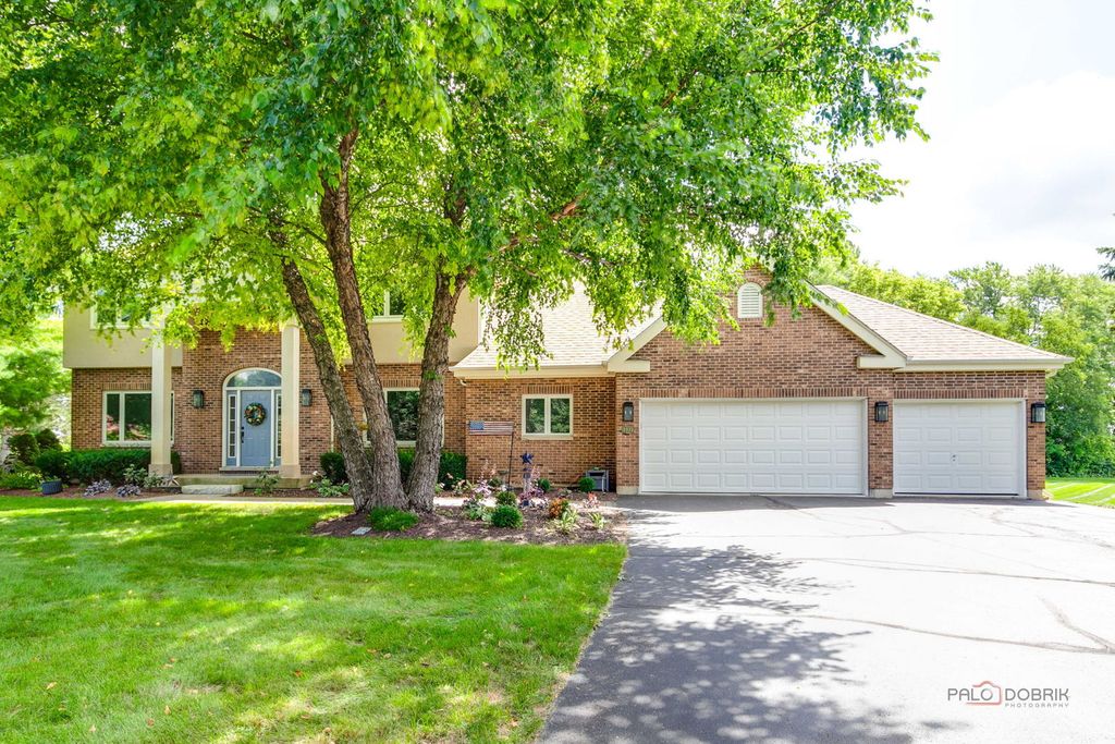 Image 1 of property listing at 3313 Ridge Road, Spring Grove, IL 60081