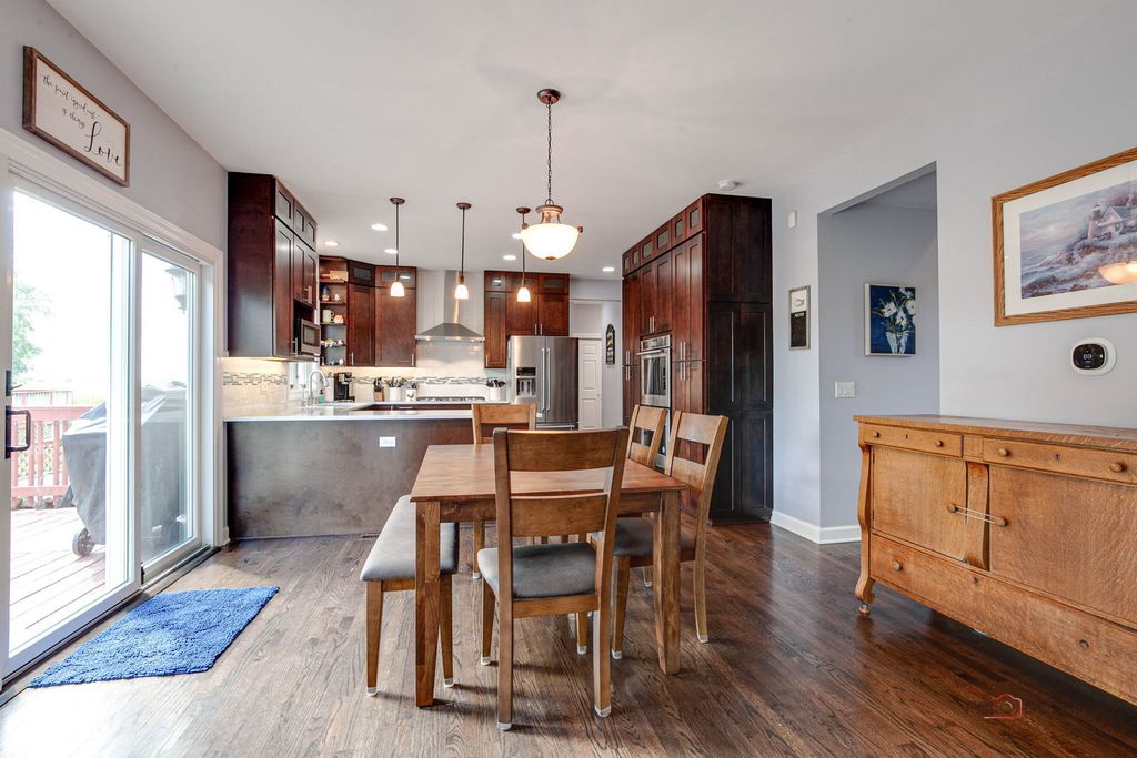 Image 11 of property listing at 3313 Ridge Road, Spring Grove, IL 60081