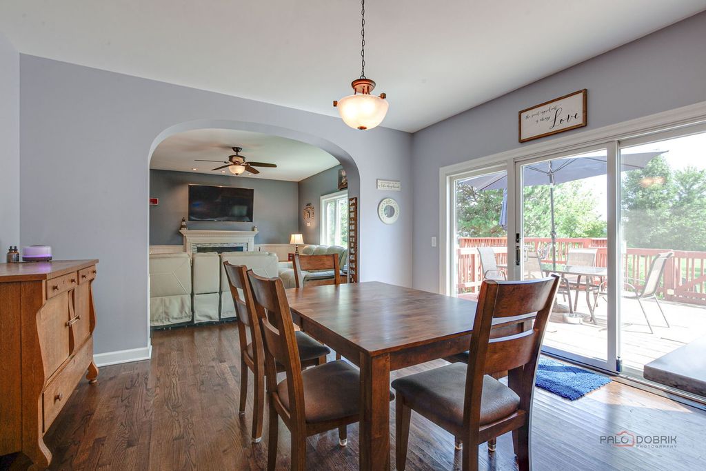 Image 12 of property listing at 3313 Ridge Road, Spring Grove, IL 60081