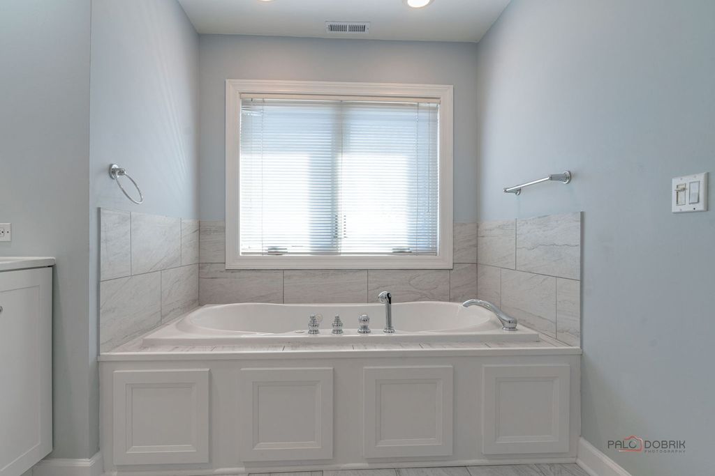 Image 28 of property listing at 3313 Ridge Road, Spring Grove, IL 60081