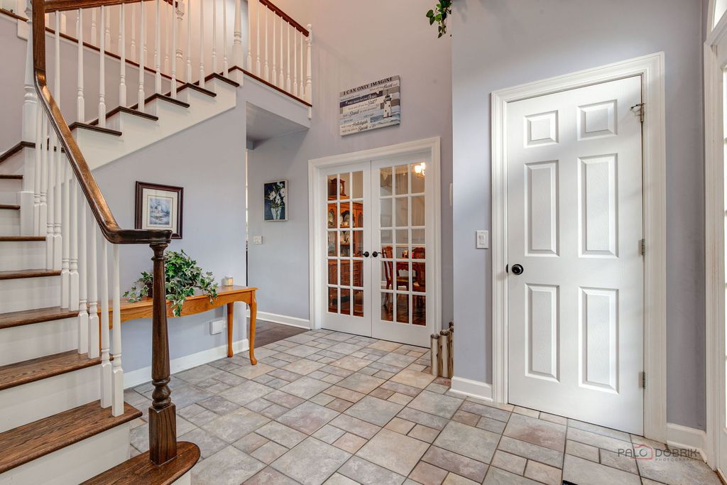Image 4 of property listing at 3313 Ridge Road, Spring Grove, IL 60081