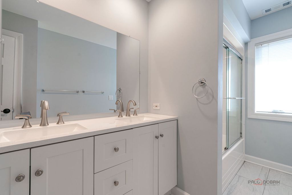 Image 33 of property listing at 3313 Ridge Road, Spring Grove, IL 60081