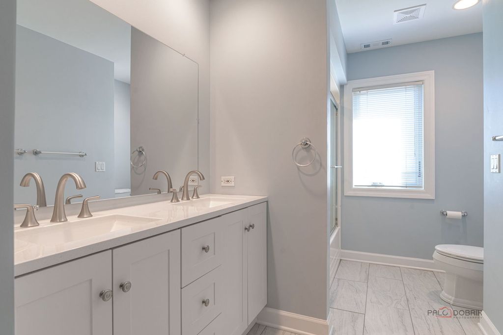 Image 34 of property listing at 3313 Ridge Road, Spring Grove, IL 60081
