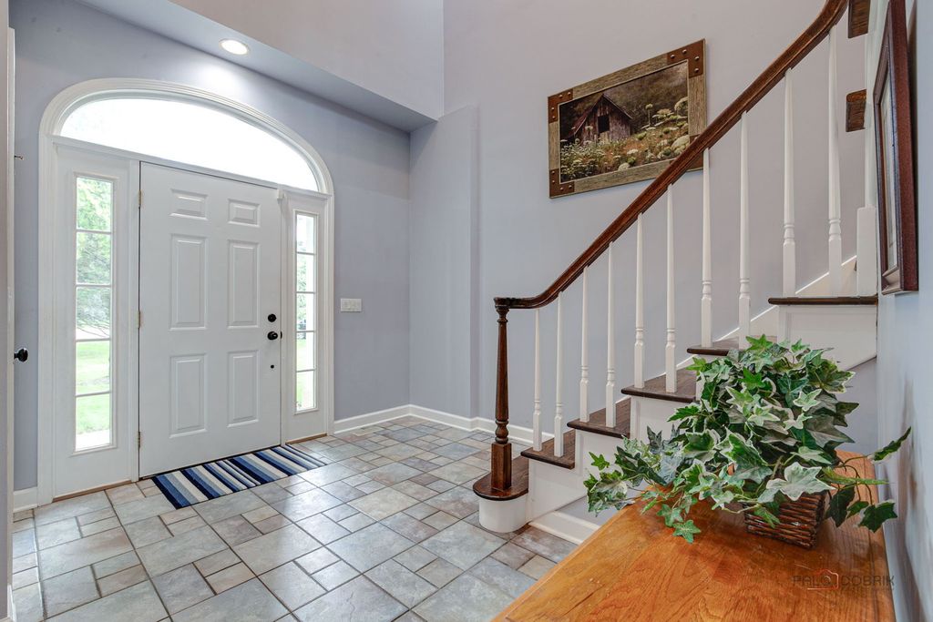 Image 5 of property listing at 3313 Ridge Road, Spring Grove, IL 60081
