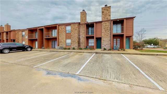 904 University Oaks Boulevard 80, College Station, TX 77840