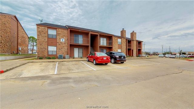 904 University Oaks Boulevard 80, College Station, TX 77840