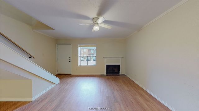 904 University Oaks Boulevard 80, College Station, TX 77840