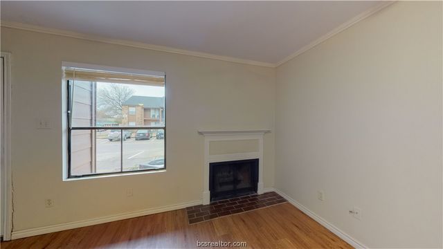 904 University Oaks Boulevard 80, College Station, TX 77840