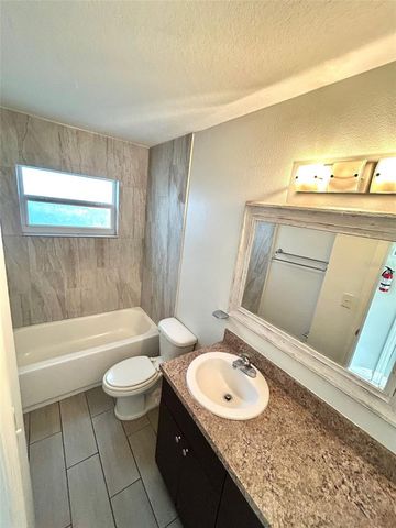 9601 N 10TH STREET A, Tampa, FL 33612