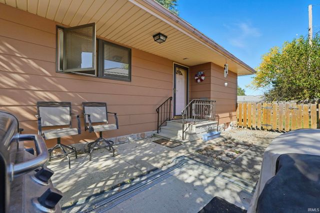 1233 Kenwood Ave, Fort Wayne, IN 46805