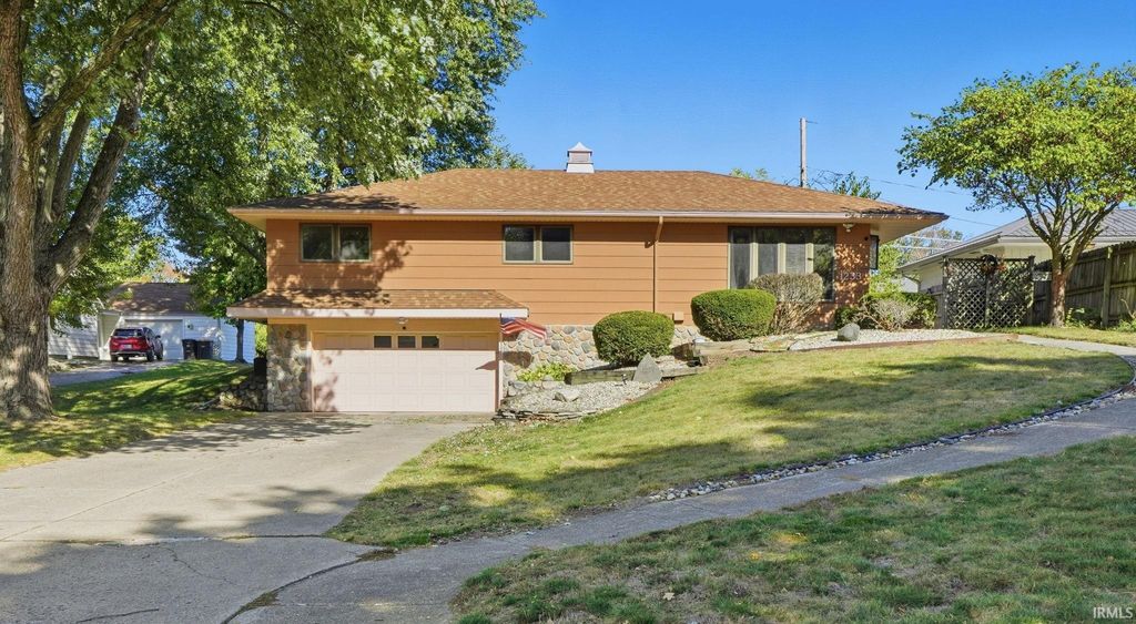 1233 Kenwood Ave, Fort Wayne, IN 46805