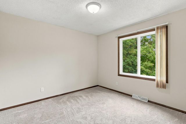 16980 Blind Lake Trail SE, Prior Lake, MN 55372