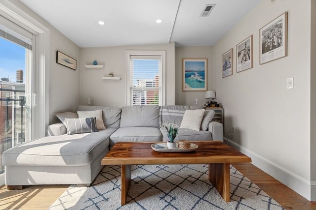 159 Bennington St 3, Boston, MA 02128