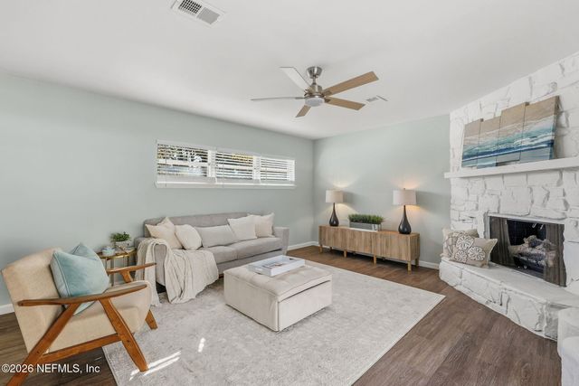 3268 E VICTORIA Court, Jacksonville, FL 32216