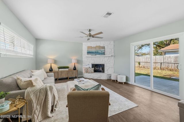 3268 E VICTORIA Court, Jacksonville, FL 32216