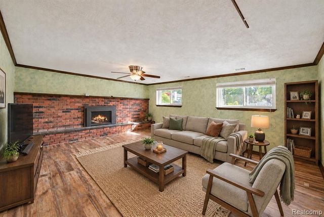 2877 Burgess Hill Drive, Waterford, MI 48329