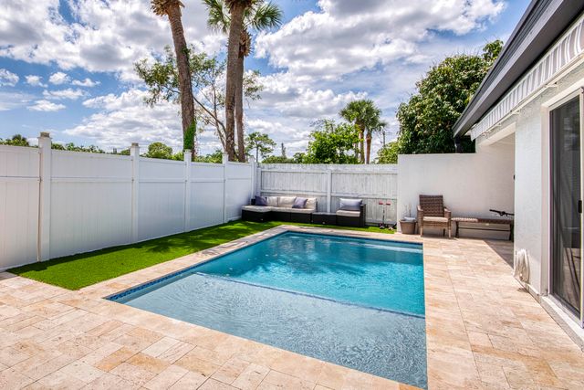 6036 Azalea Circle, West Palm Beach, FL 33415