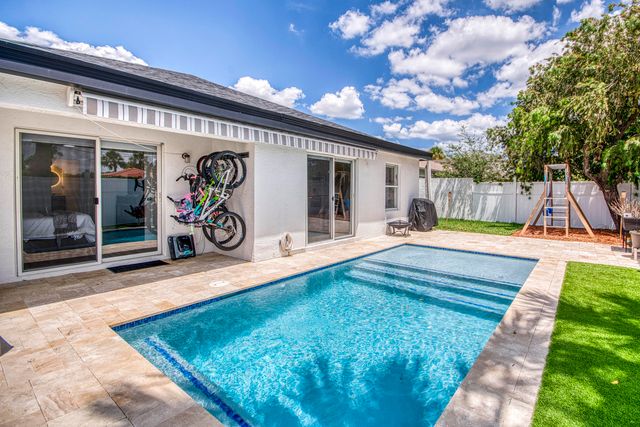 6036 Azalea Circle, West Palm Beach, FL 33415