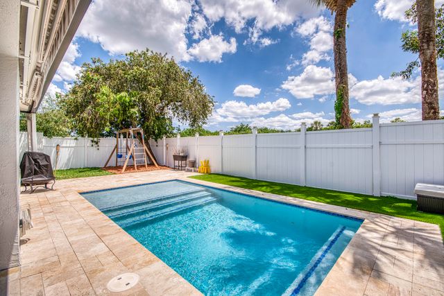 6036 Azalea Circle, West Palm Beach, FL 33415