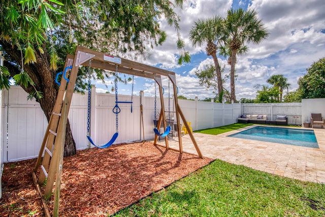 6036 Azalea Circle, West Palm Beach, FL 33415