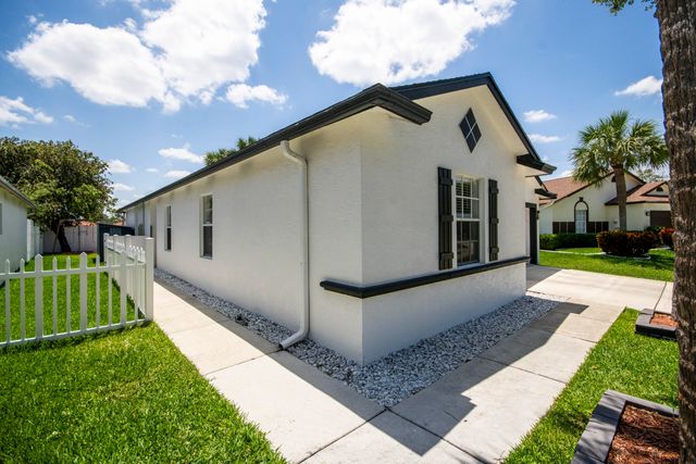 6036 Azalea Circle, West Palm Beach, FL 33415