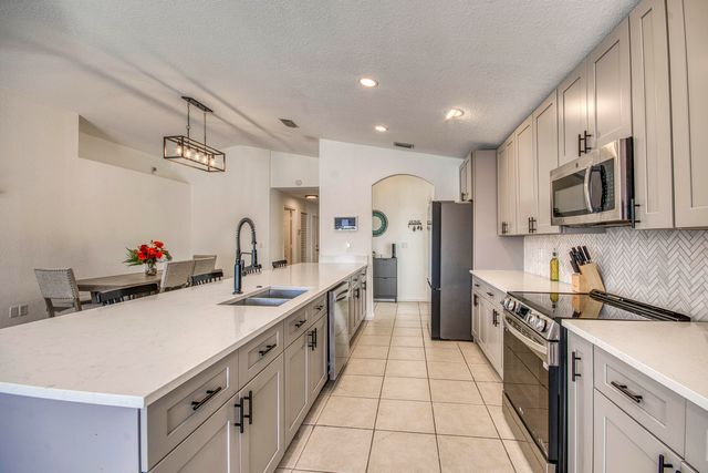 6036 Azalea Circle, West Palm Beach, FL 33415