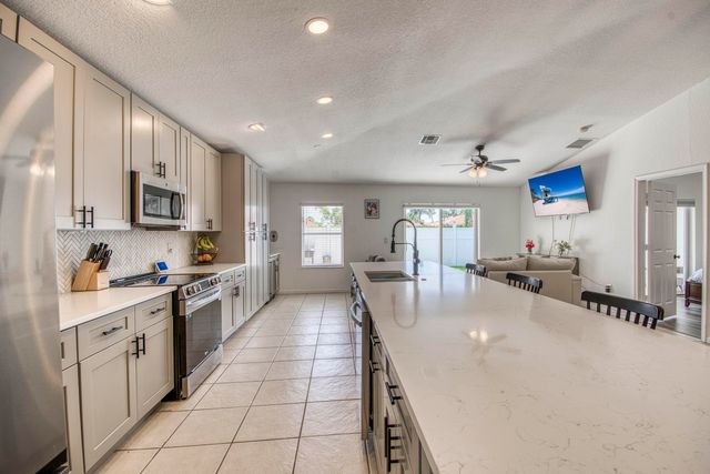 6036 Azalea Circle, West Palm Beach, FL 33415
