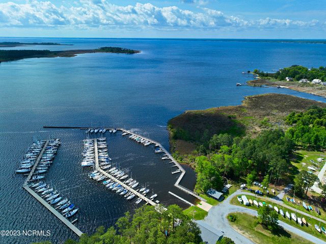 2003 Caracara Drive, New Bern, NC 28560