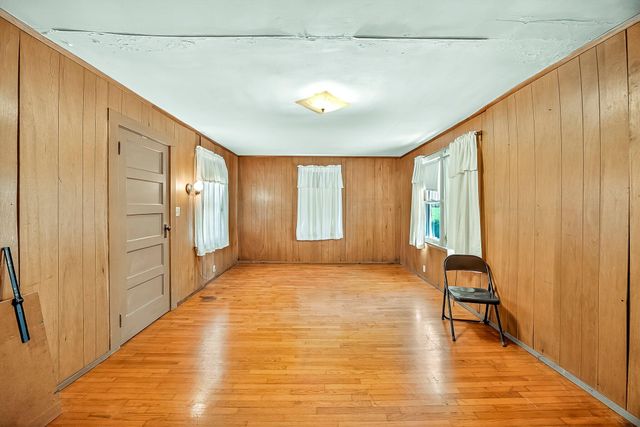 2463 W Farm Road 76, Springfield, MO 65803