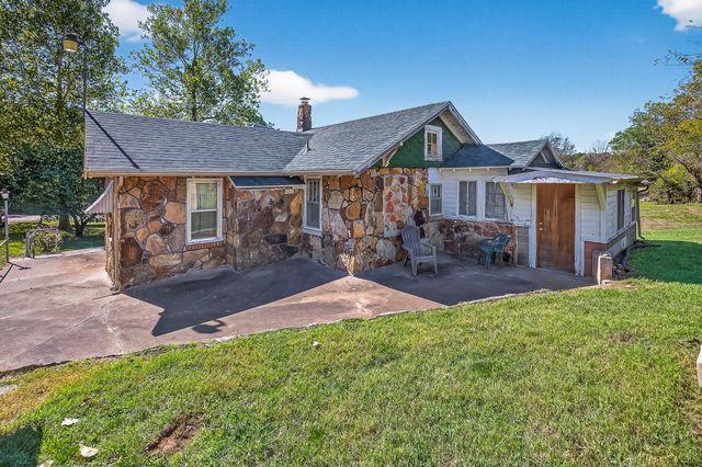 2463 W Farm Road 76, Springfield, MO 65803