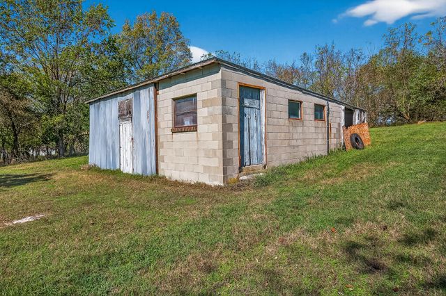 2463 W Farm Road 76, Springfield, MO 65803