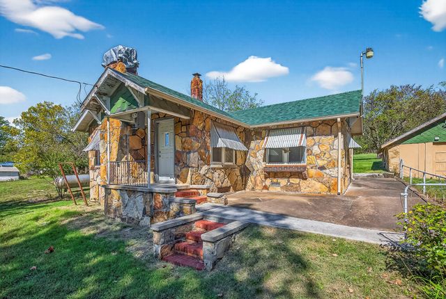 2463 W Farm Road 76, Springfield, MO 65803