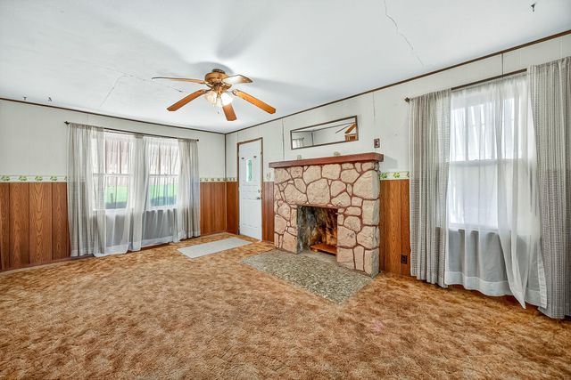 2463 W Farm Road 76, Springfield, MO 65803