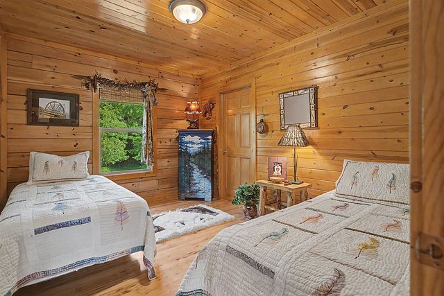 6645 Foote Trail, Fennville, MI 49408