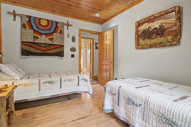 6645 Foote Trail, Fennville, MI 49408