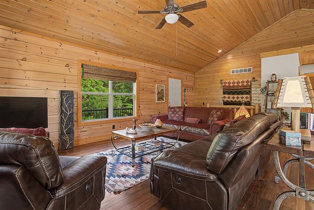 6645 Foote Trail, Fennville, MI 49408