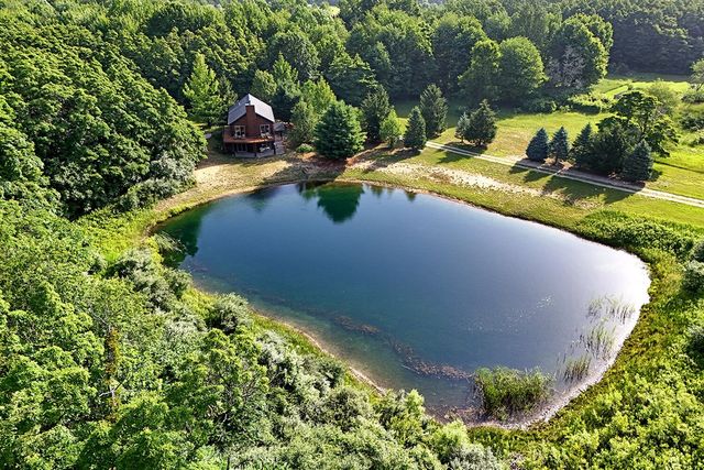 6645 Foote Trail, Fennville, MI 49408