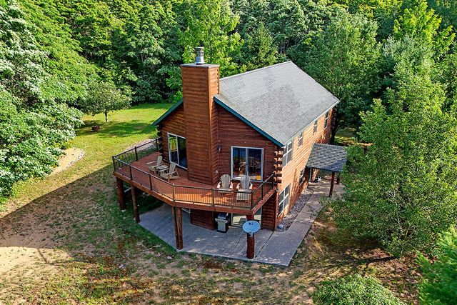 6645 Foote Trail, Fennville, MI 49408