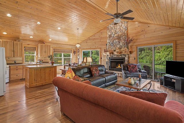 6645 Foote Trail, Fennville, MI 49408