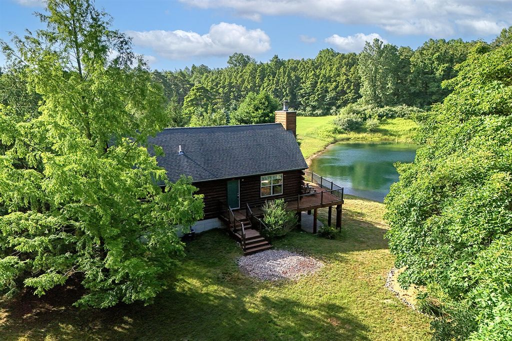 6645 Foote Trail, Fennville, MI 49408