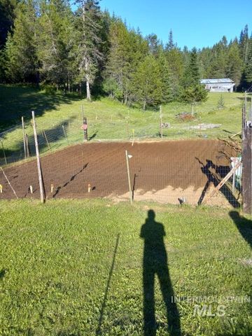 22848 Hwy 11, Weippe, ID 83553