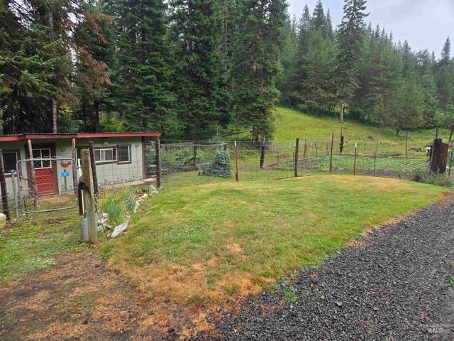 22848 Hwy 11, Weippe, ID 83553