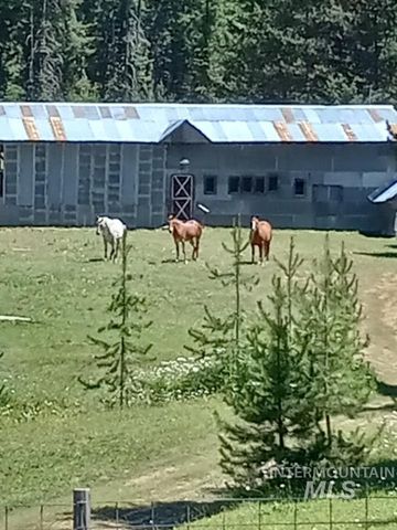 22848 Hwy 11, Weippe, ID 83553