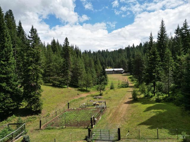 22848 Hwy 11, Weippe, ID 83553